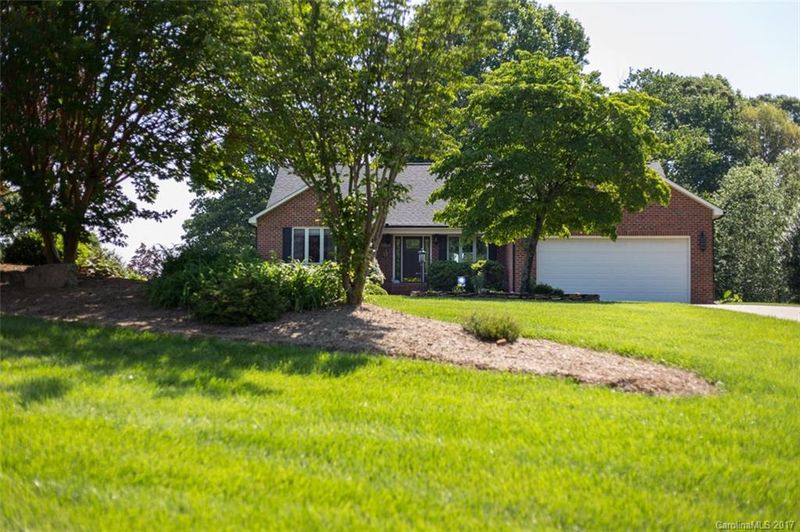 2764 Harbour Pointe Ct #16, Sherrills Ford, NC 28673