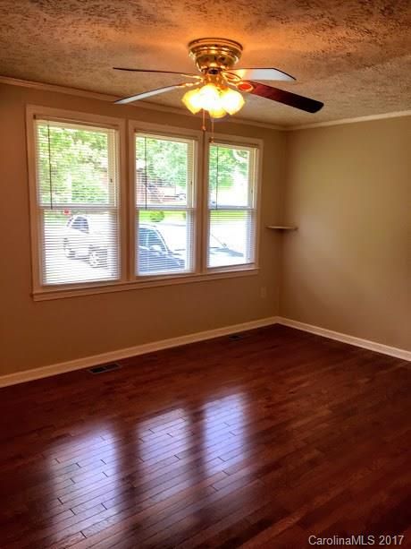 121 Morris St, Mount Holly, NC 28120