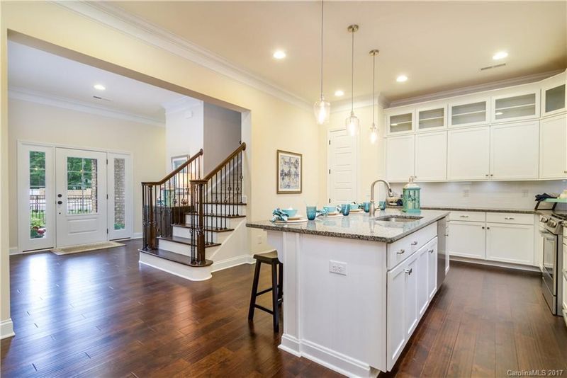 3308 Northampton Dr #301, Charlotte, NC 28210