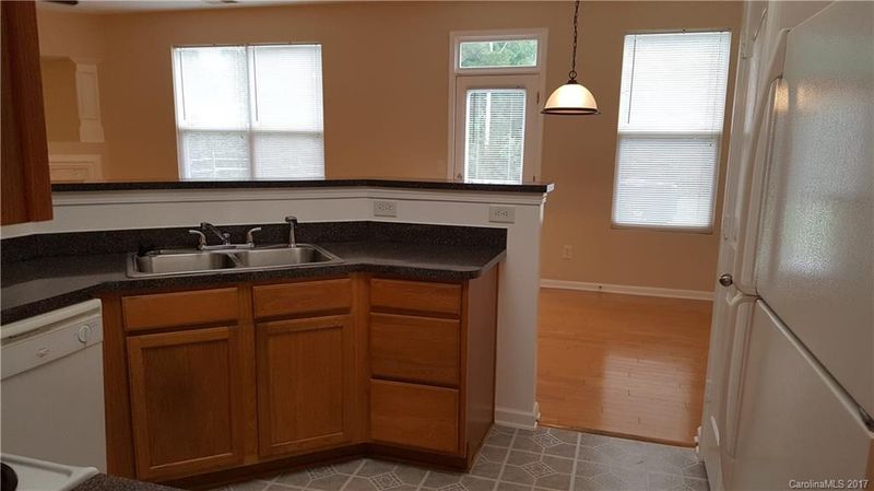13726 Stringfellow Ln, Charlotte, NC 28278