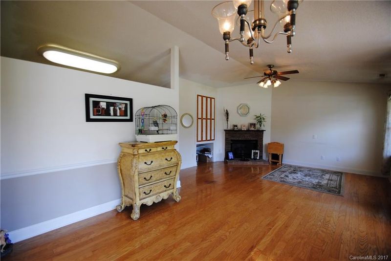 5606 Biggers Brook Dr, Matthews, NC 28104