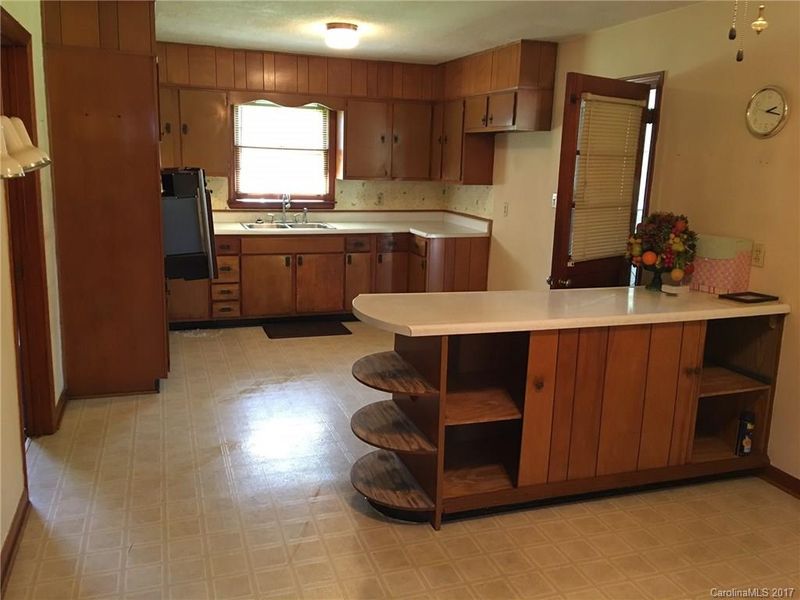 328 Belton Ave, Mount Holly, NC 28120