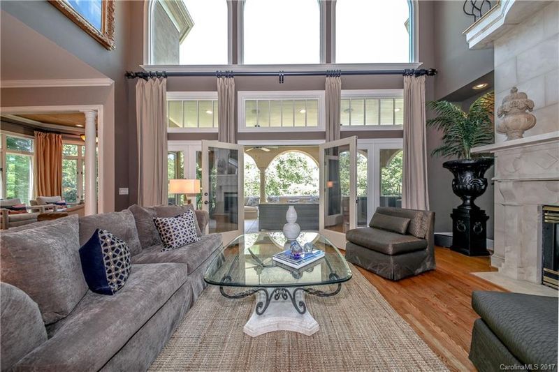 6900 Ancient Oak Ln, Charlotte, NC 28277