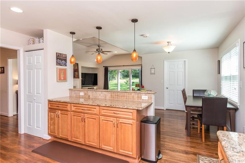 2244 Arnold Dr, Charlotte, NC 28205