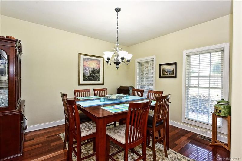 1317 Forest Bluff Dr, Midland, NC 28107