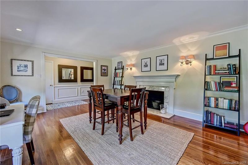 6037 Glenridge Rd, Charlotte, NC 28211
