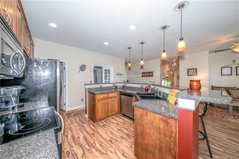 8620 Plaza Park Dr, Charlotte, NC 28215