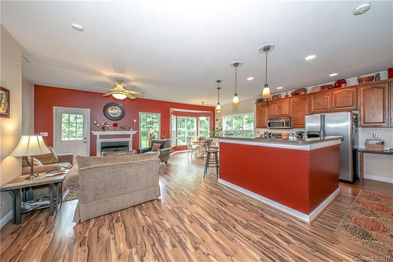 8620 Plaza Park Dr, Charlotte, NC 28215
