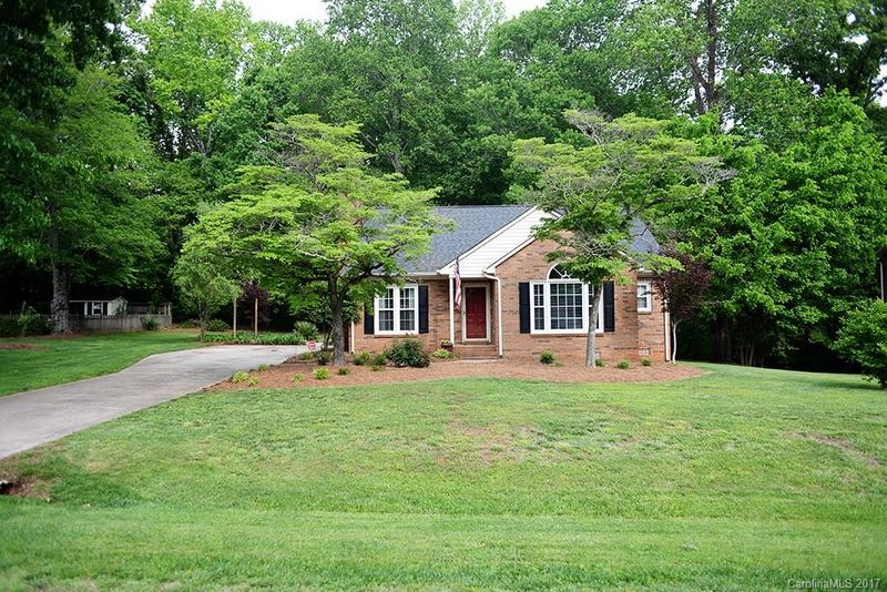 205 Keltic Meadows Dr, Gastonia, NC 28056