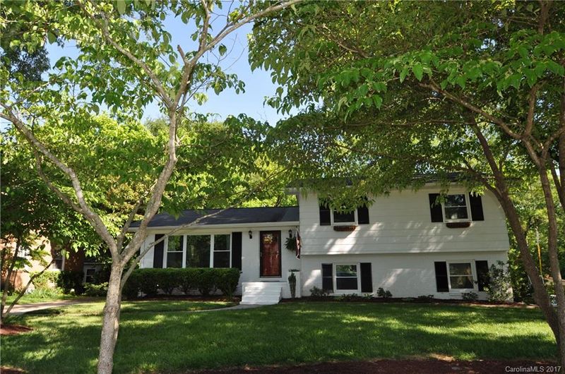 1232 Worcaster Pl, Charlotte, NC 28211