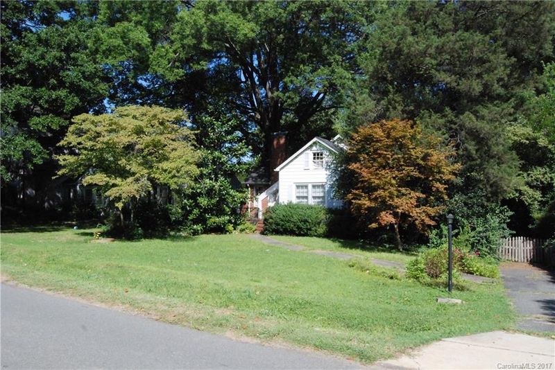 1514 Providence Dr, Charlotte, NC 28211