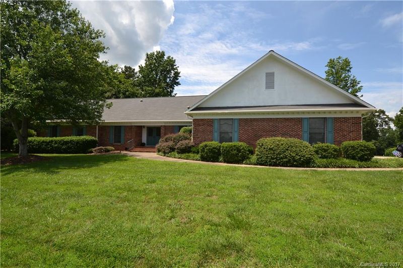 8147 Fairfield Forest Rd, Denver, NC 28037