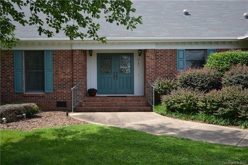 8147 Fairfield Forest Rd, Denver, NC 28037