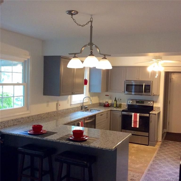 330 Longbridge Dr, Matthews, NC 28105