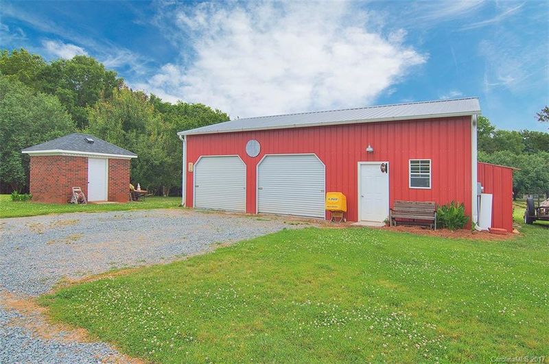 2210 Mcmanus Rd, Midland, NC 28107
