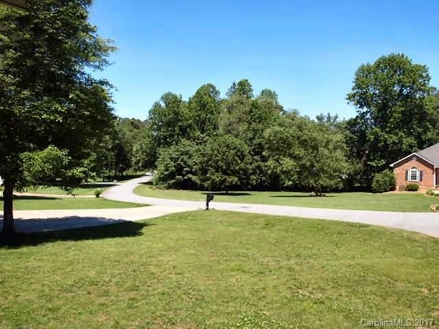 2194 Wt Carpenter Dr, Lincolnton, NC 28092