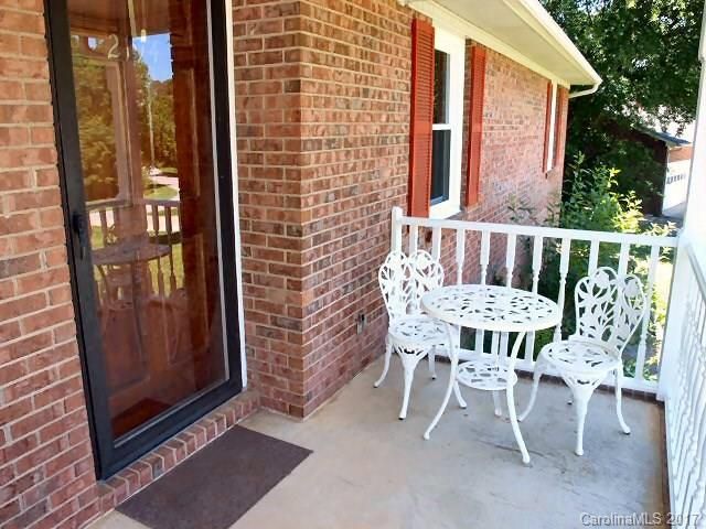 2194 Wt Carpenter Dr, Lincolnton, NC 28092