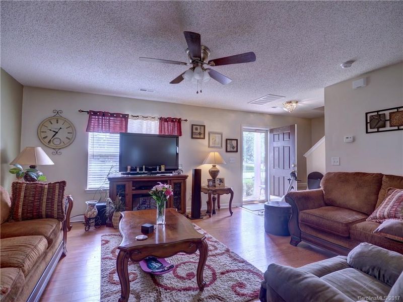 3917 Far West Dr, Charlotte, NC 28269