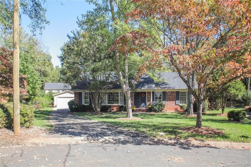 6234 Knollgate Dr, Charlotte, NC 28212