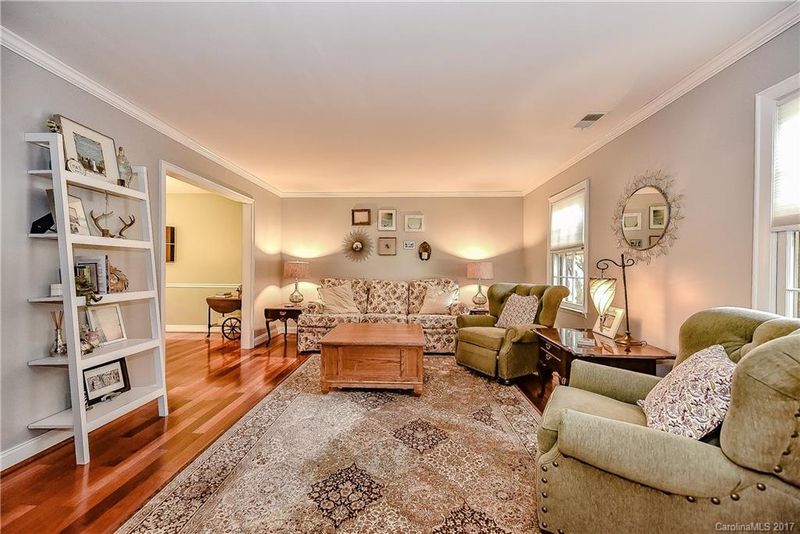 8907 Tree Haven Dr, Charlotte, NC 28270