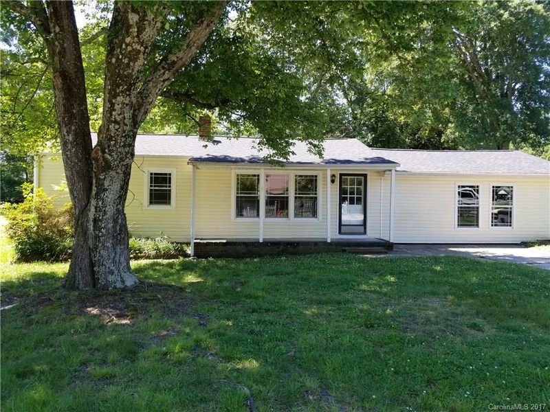 2104 Woodlawn St, Kannapolis, NC 28083