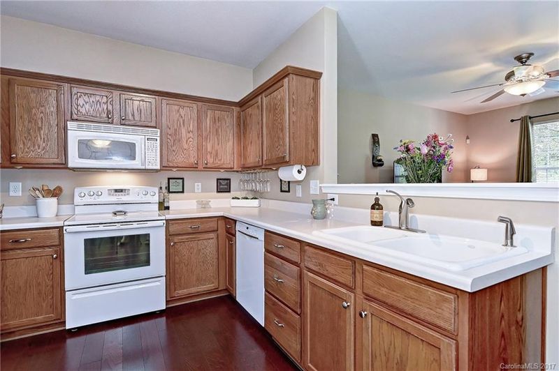 8330 Rolling Meadows Ln, Huntersville, NC 28078