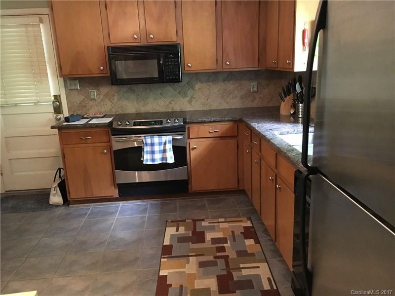 6706 Castlegate Dr, Charlotte, NC 28226