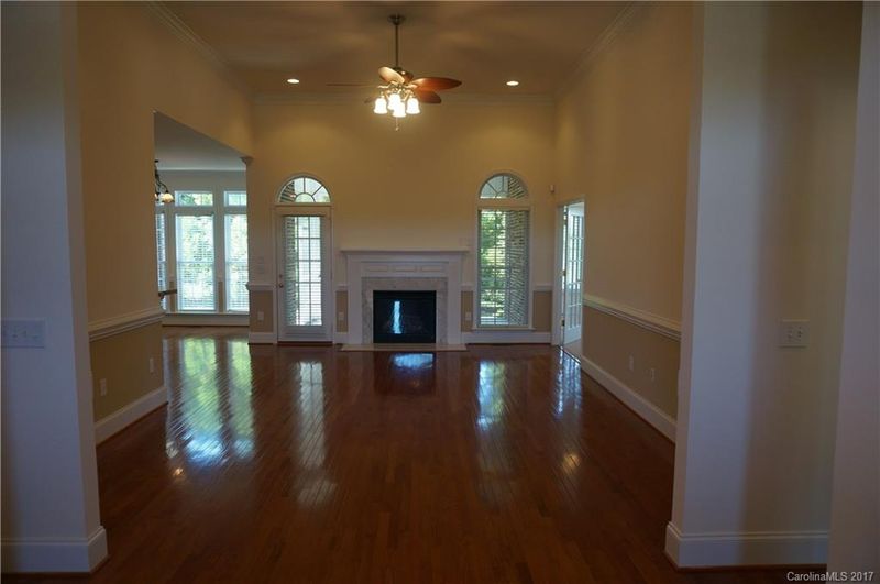 7975 Grimsby Cir, Harrisburg, NC 28075