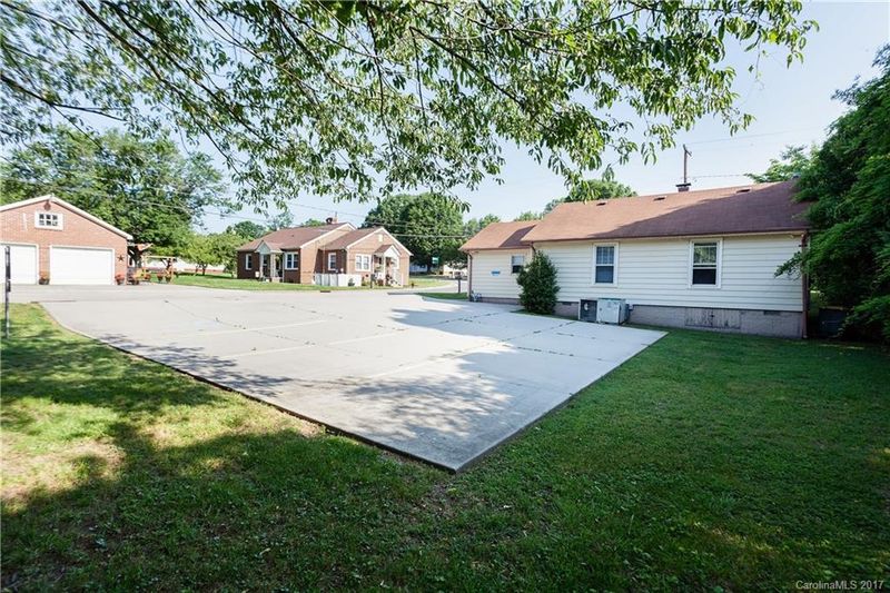 2300 Lane St, Kannapolis, NC 28083
