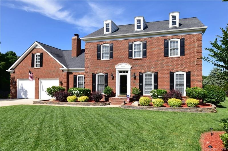 5024 Biltmore Forest Dr, Matthews, NC 28105