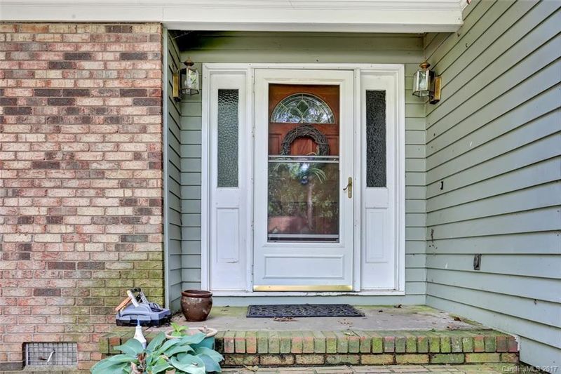 11106 Five Cedars Rd, Charlotte, NC 28226