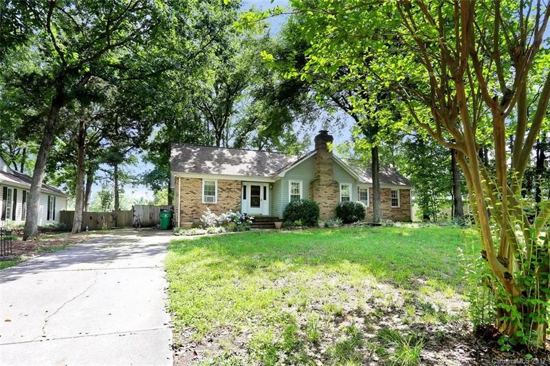 11106 Five Cedars Rd, Charlotte, NC 28226