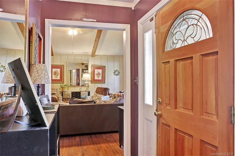 11106 Five Cedars Rd, Charlotte, NC 28226