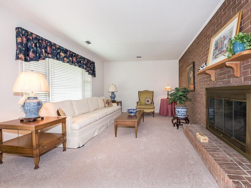 5313 Valley Forge Rd, Charlotte, NC 28210