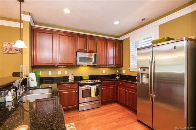 511 Dubois Ct, Charlotte, NC 28208