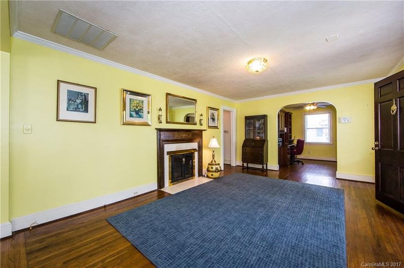 526 Marsh Rd, Charlotte, NC 28209