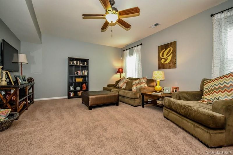 10938 Kingsview Dr, Davidson, NC 28036