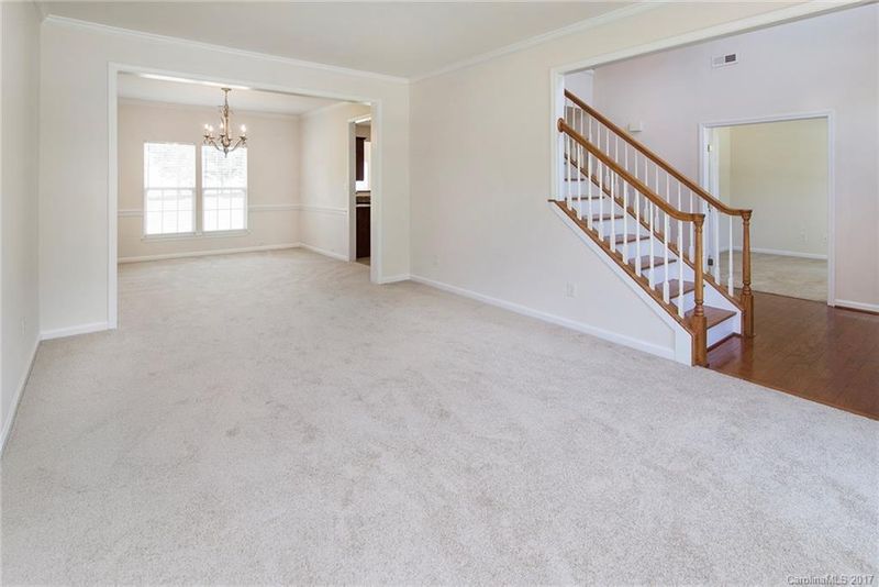 1013 Butterburr Dr, Matthews, NC 28104