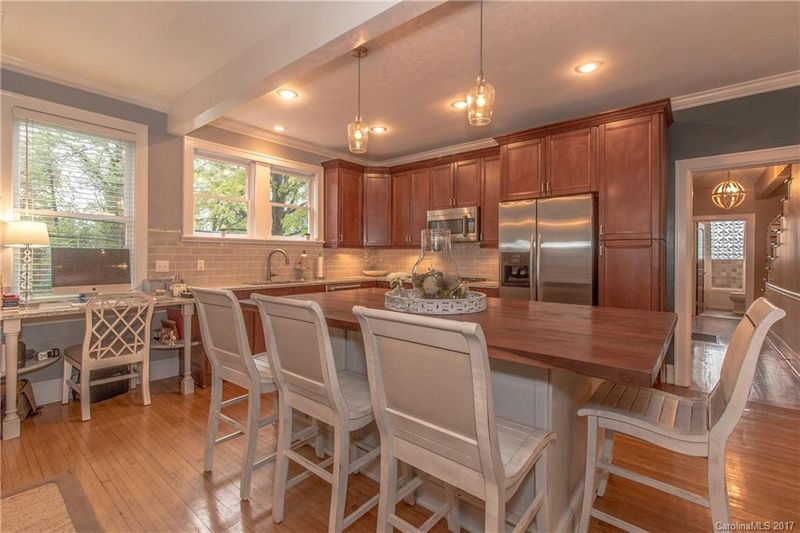 734 Woodruff Pl, Charlotte, NC 28208