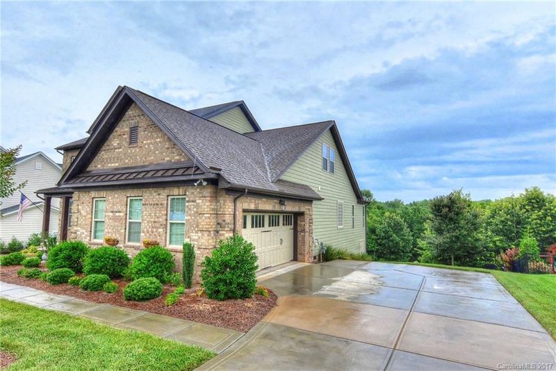 1100 Oleander Ln, Waxhaw, NC 28173