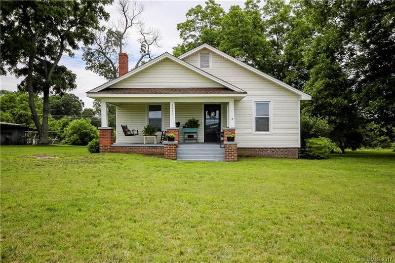 2642 Long Cir, Iron Station, NC 28080