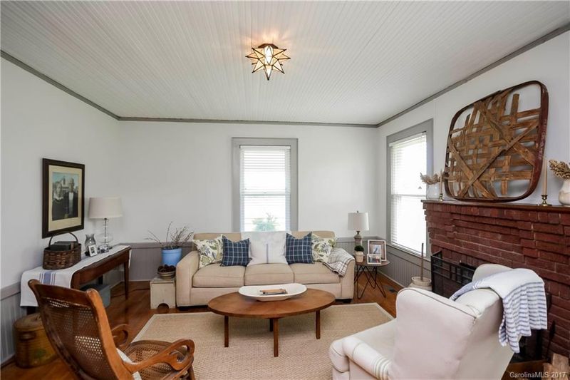 2642 Long Cir, Iron Station, NC 28080