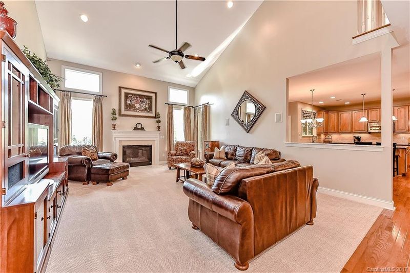 14813 Capricorn Ln, Charlotte, NC 28277
