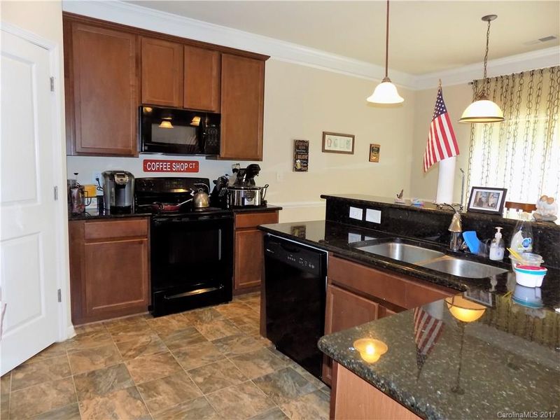2754 Old House Cir, Matthews, NC 28105