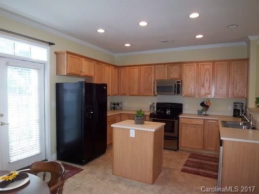 337 Park Square Pl #12, Matthews, NC 28105