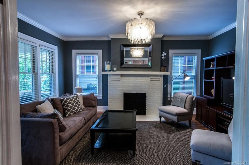 2221 Ledgewood Ln, Charlotte, NC 28203