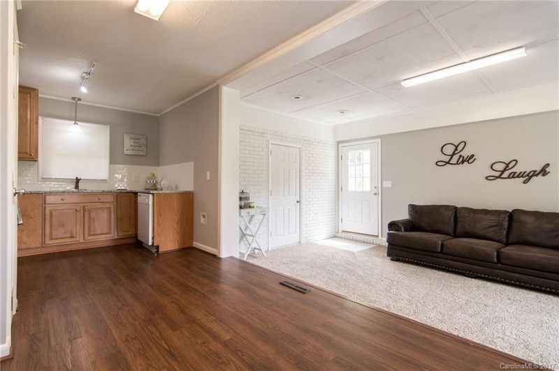 1533 Kingston Dr, Kannapolis, NC 28083