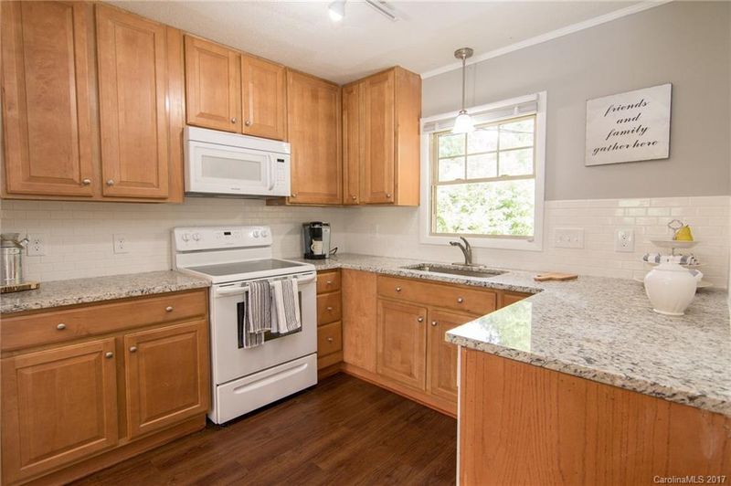 1533 Kingston Dr, Kannapolis, NC 28083