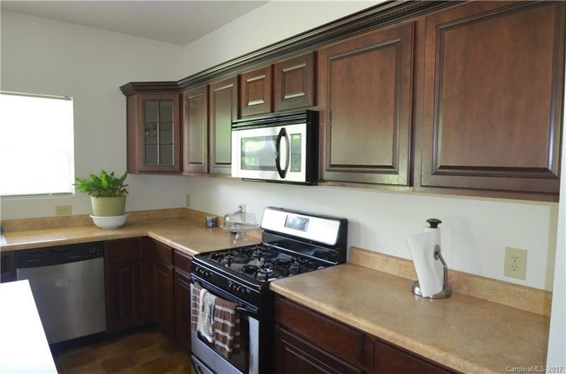 1000 Pocono Dr, Gastonia, NC 28052