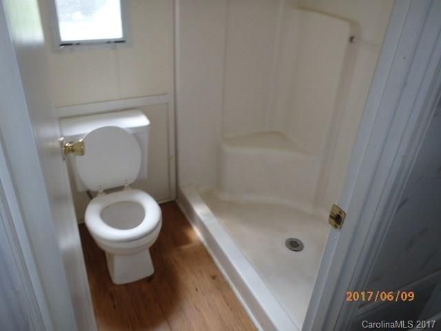 222 Red Hawk Ln, Olin, NC 28660